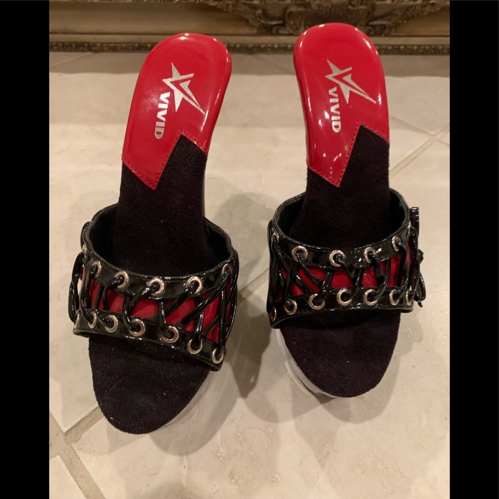 New Vintage Vivid Heels Size 5